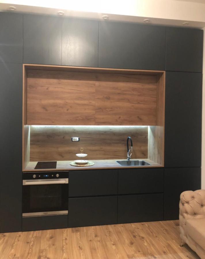 The Laurels - City Center Apartment Тирана Екстериор снимка