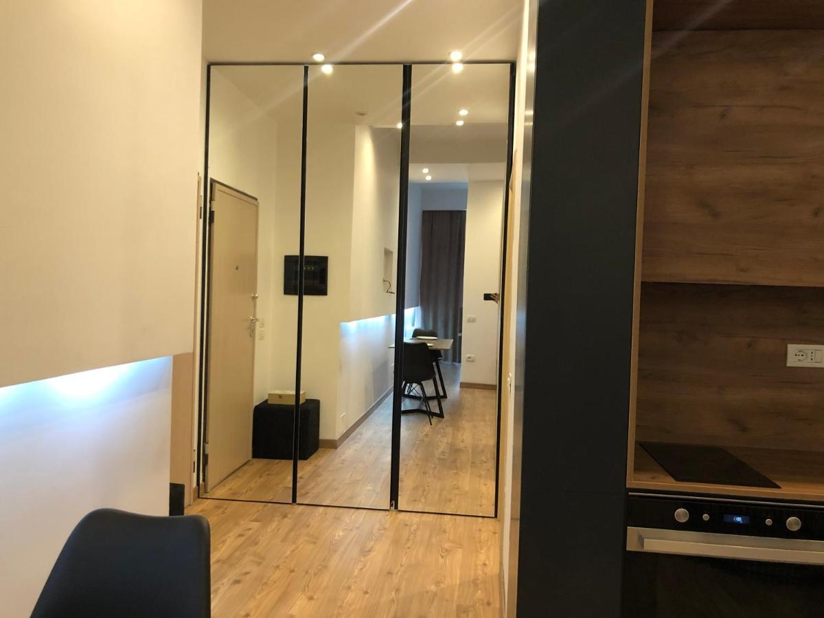 The Laurels - City Center Apartment Тирана Екстериор снимка