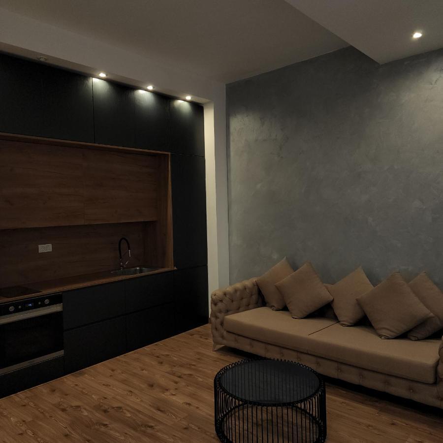 The Laurels - City Center Apartment Тирана Екстериор снимка